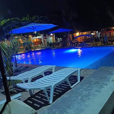 Rrj'S Beach Resort ออสลอบ ภายนอก รูปภาพ