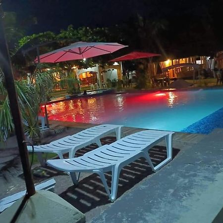 Rrj'S Beach Resort ออสลอบ ภายนอก รูปภาพ