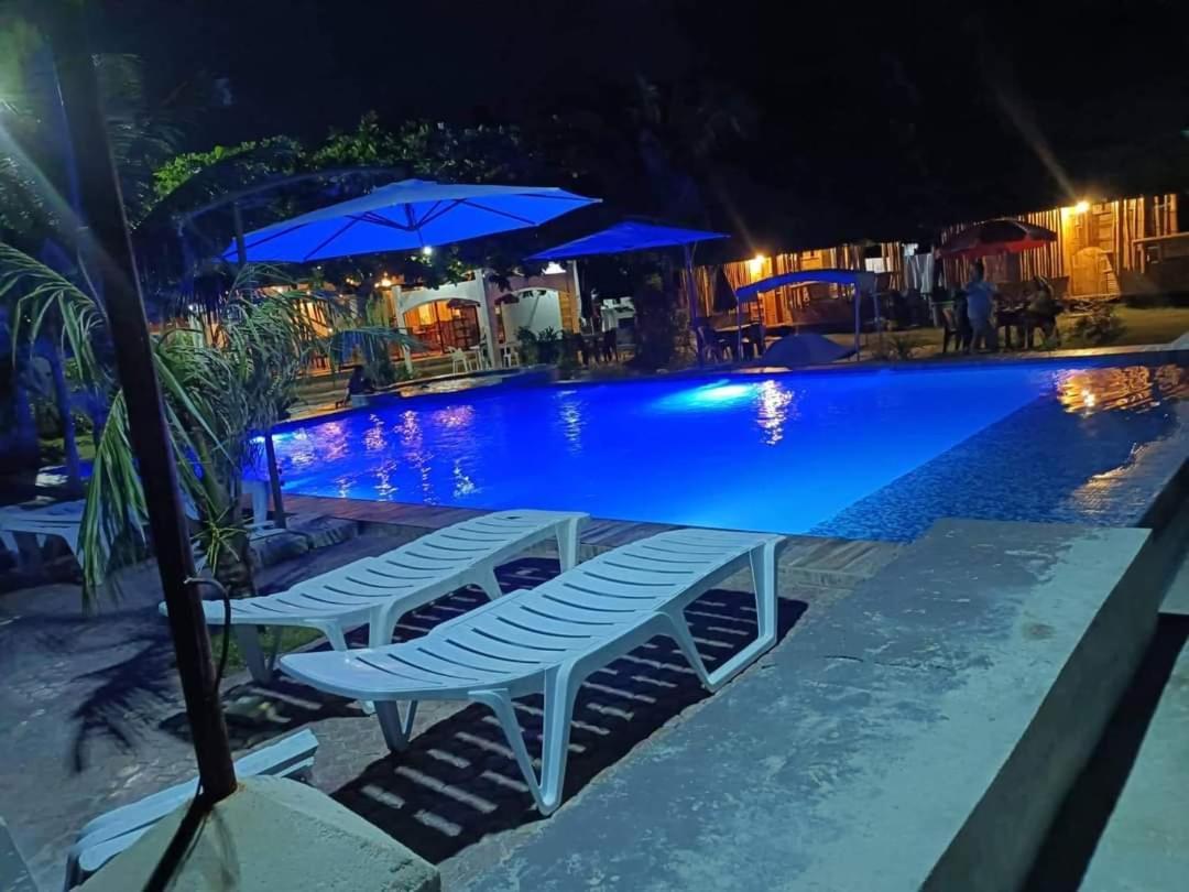 Rrj'S Beach Resort ออสลอบ ภายนอก รูปภาพ