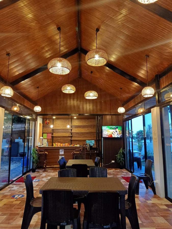 Rrj'S Beach Resort ออสลอบ ภายนอก รูปภาพ